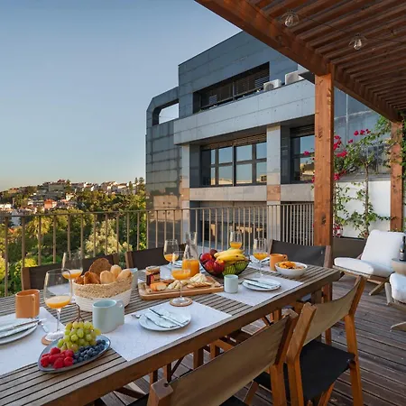 The Skyline Penthouse By The Portuguese Butler *