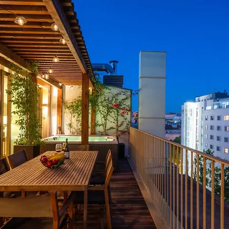 Appartement The Skyline Penthouse By The Portuguese Butler *