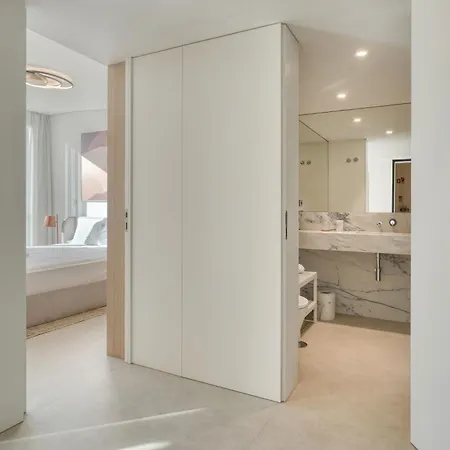 The Skyline Penthouse By The Portuguese Butler *